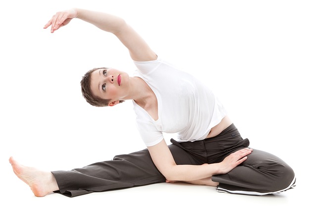 žena cvičí jógu.jpg
